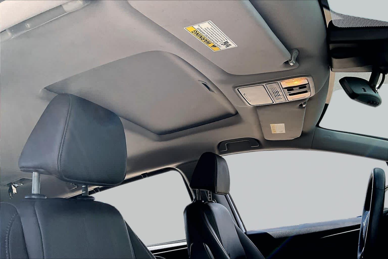 Used 2019 Lunar Silver Metallic Honda EX-L image 14