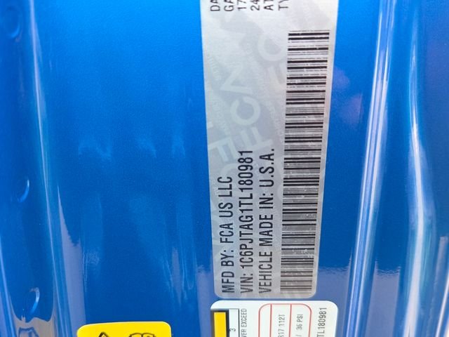 New 2026 Hydro Blue Pearl-Coat Exterior Paint Jeep Sport image 7