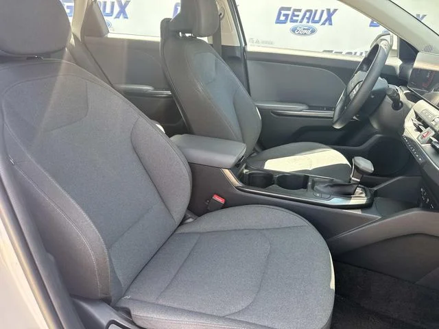 Certified Used 2025 Snow White Pearl Kia LXS image 22