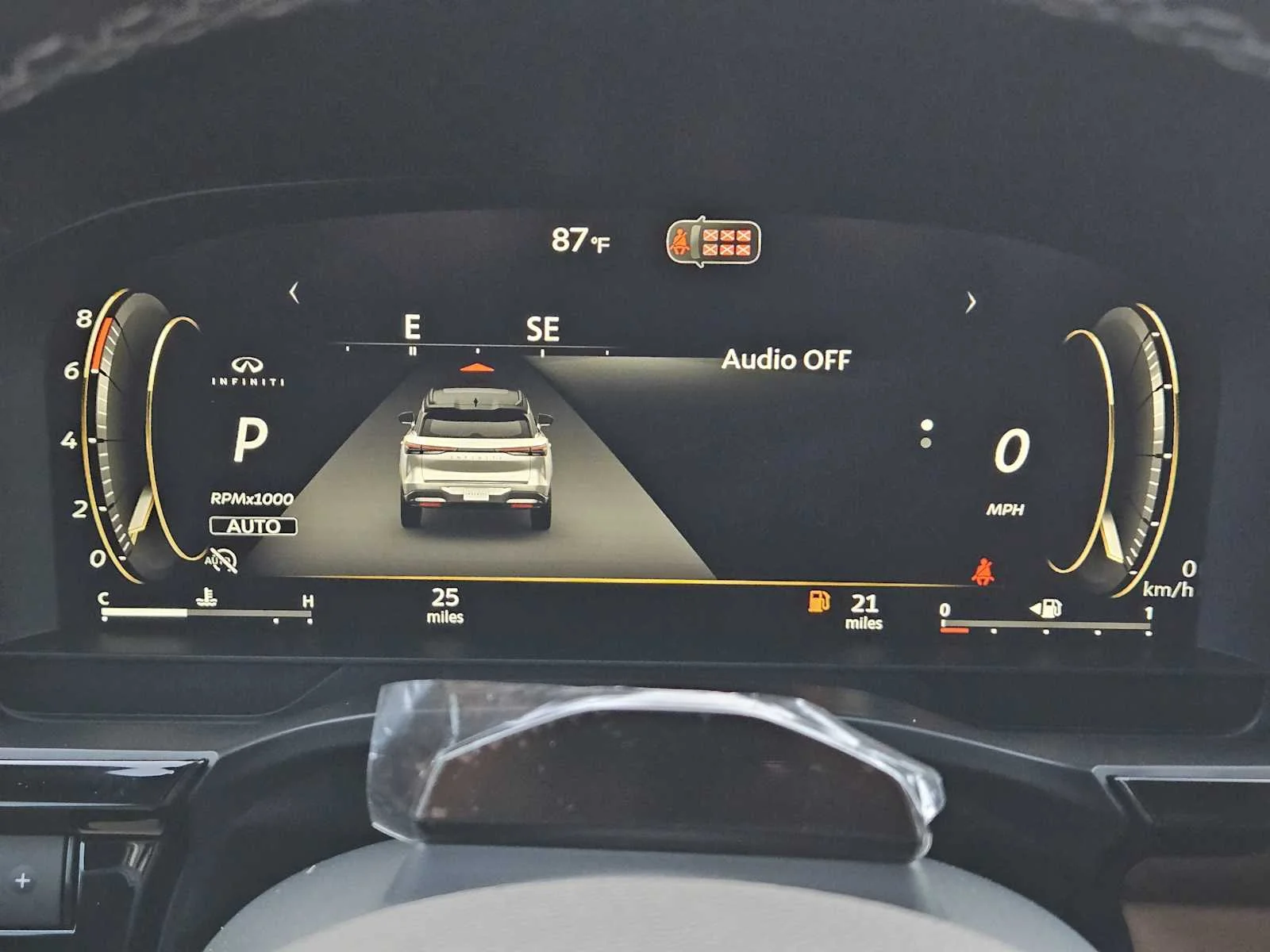New 2027 2T RAD WHT INFINITI Autograph AWD image 10