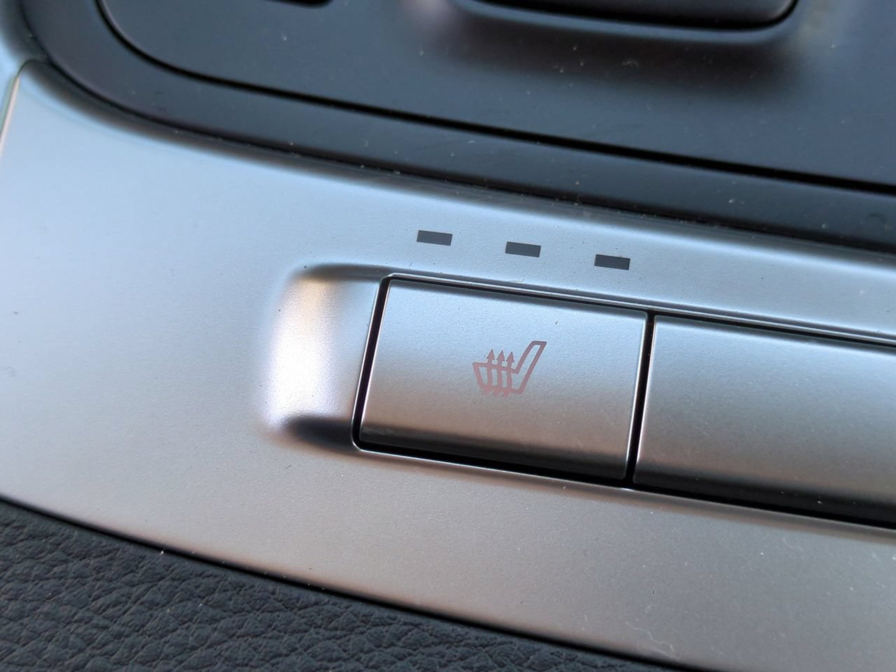New 2026 Snow White Pearl Kia LXS image 23