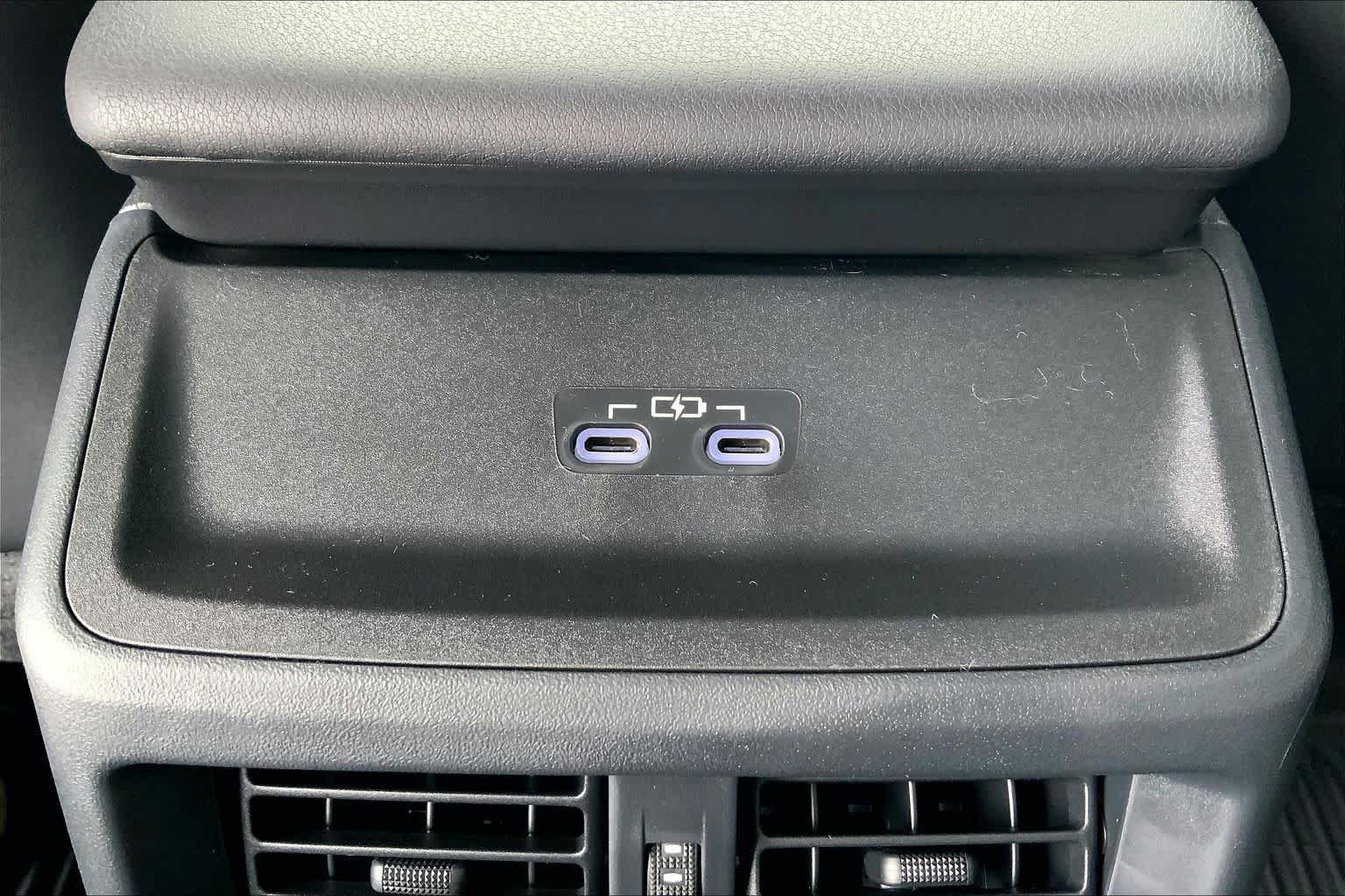 2026 Toyota bZ XLE - Photo 18