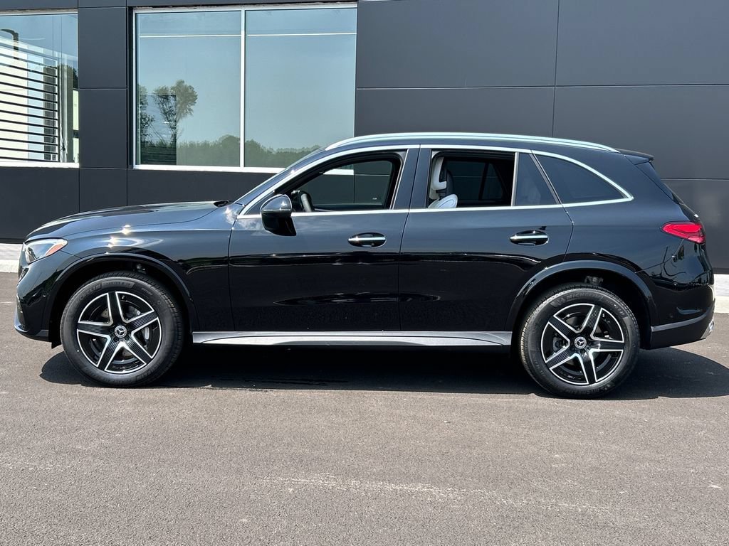 New 2026 Black Mercedes-Benz GLC 300 image 40