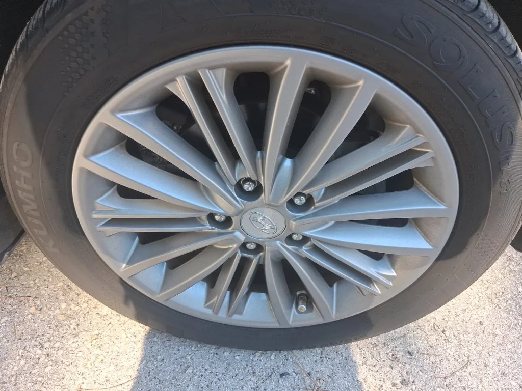 Used 2020 Black Hyundai SEL image 13