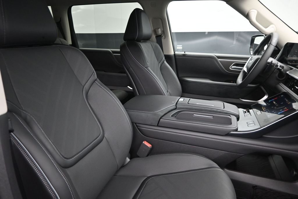 New 2027 RADIANT WHITE INFINITI Luxe 2WD image 17
