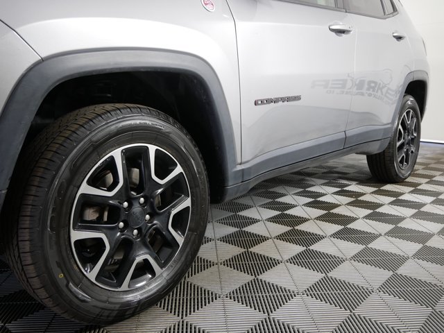 Used 2019 Billet Silver Metallic Clearcoat Jeep Trailhawk image 2