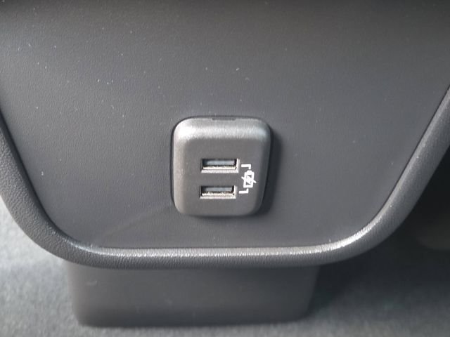 Used 2022 Summit White Chevrolet LT image 11