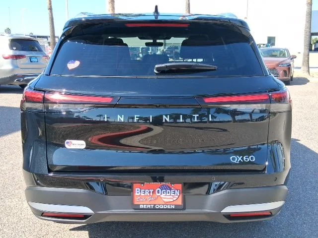 New 2026 MINERAL BLACK INFINITI Luxe FWD image 5
