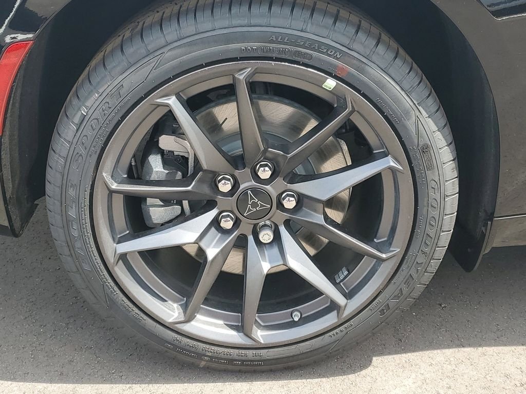 New 2026 Diamond Black Crystal Pearlcoat Dodge Scat Pack image 4