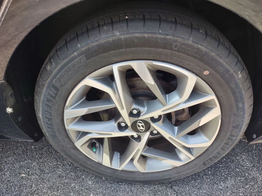 Certified Used 2023 Blue Hyundai SEL image 10