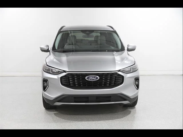 Used 2023 Iconic Silver Ford Platinum image 25