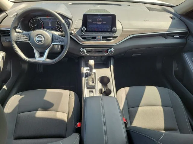 Used 2026 White Nissan 2.5 SV image 14