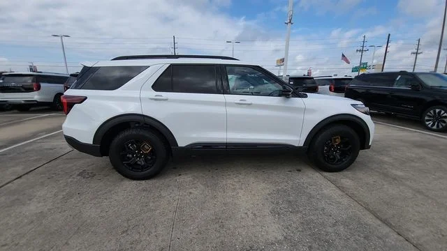 New 2026 Star White Metallic Tri-Coat Ford Tremor image 10