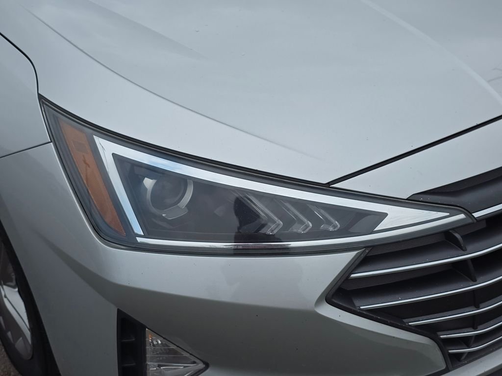 Used 2020 Silver Hyundai Value Edition image 15