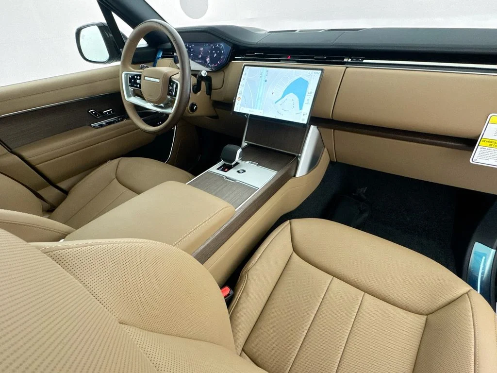 New 2026 Santorini Black Land Rover SE image 31