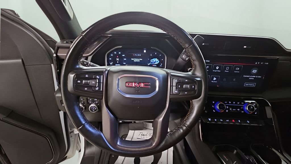 Used 2025 White GMC AT4 image 13