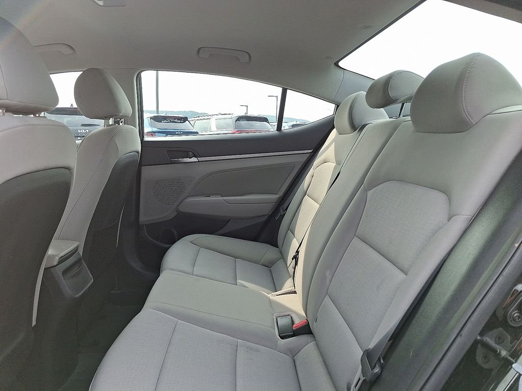 Used 2017 Black Hyundai SE image 12