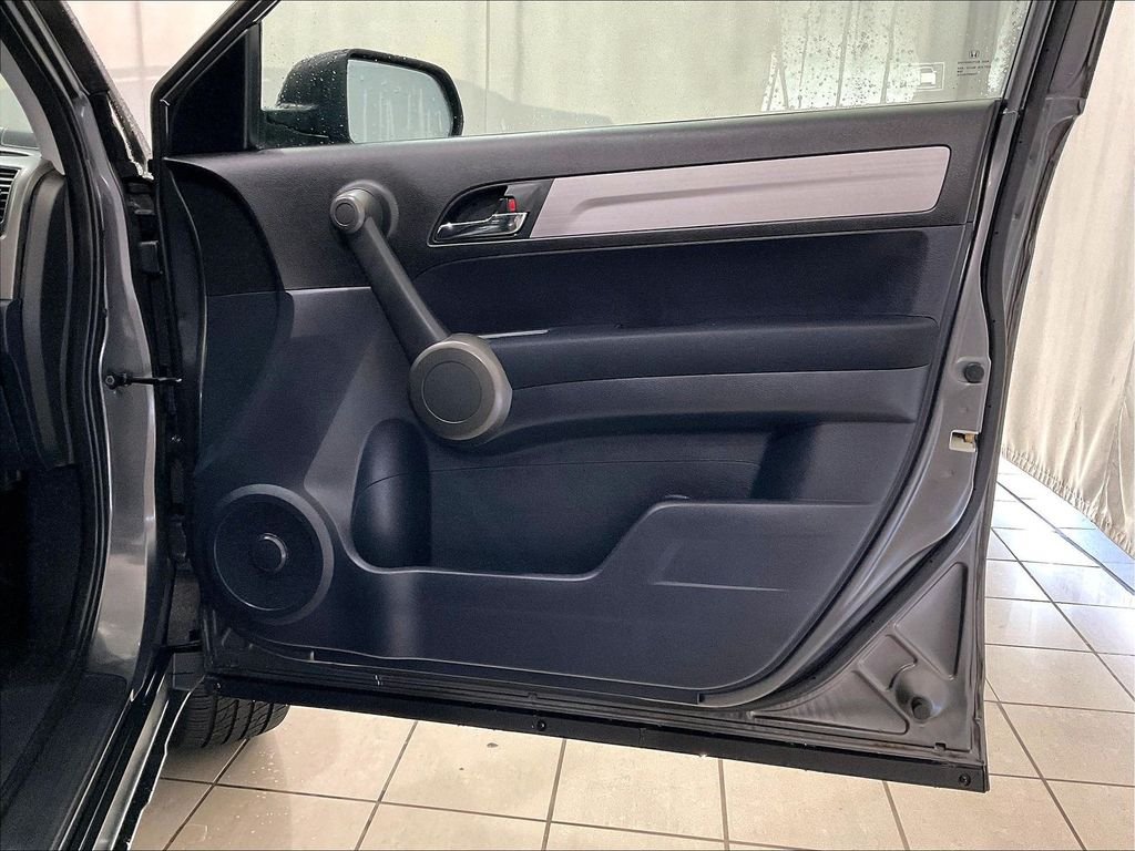 Used 2011 Gray Honda SE image 12