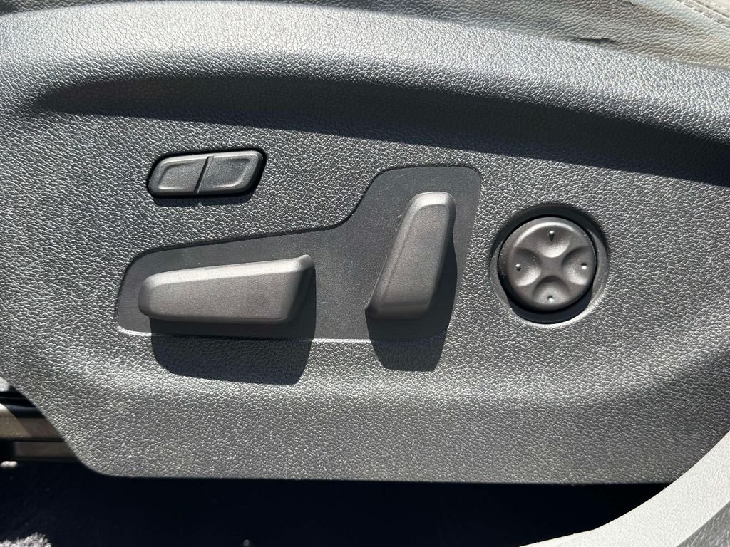 Used 2017 Black Kia SX image 16