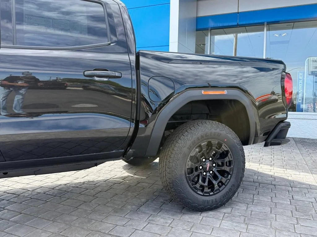 New 2026 Onyx Black GMC Elevation image 6