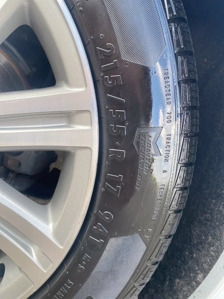 Used 2007 Silver Toyota XL image 35