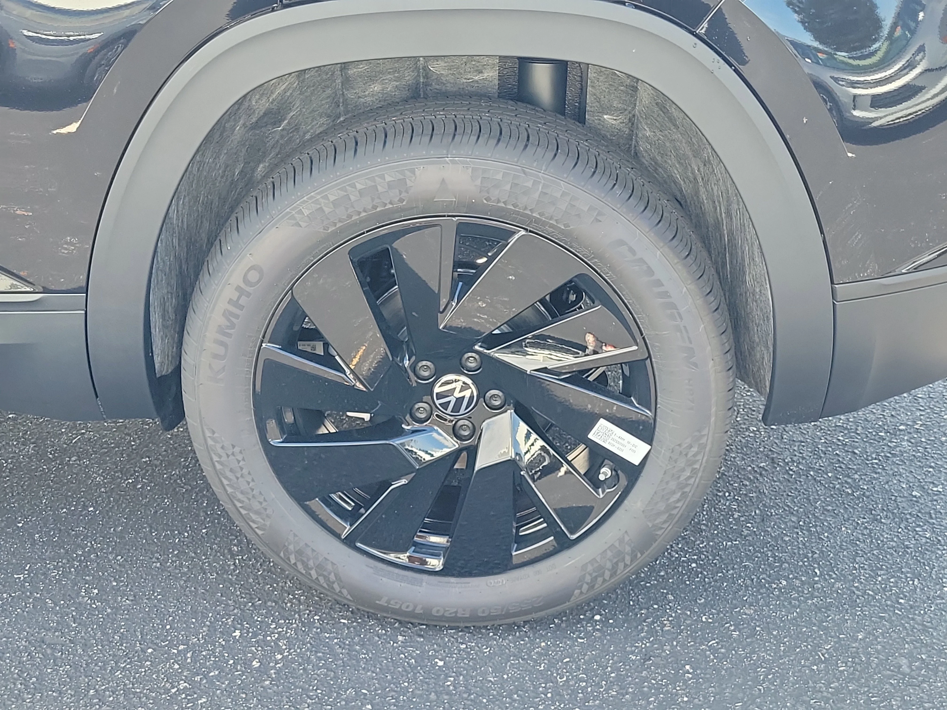 New 2026 Black Volkswagen SE w/Technology image 30
