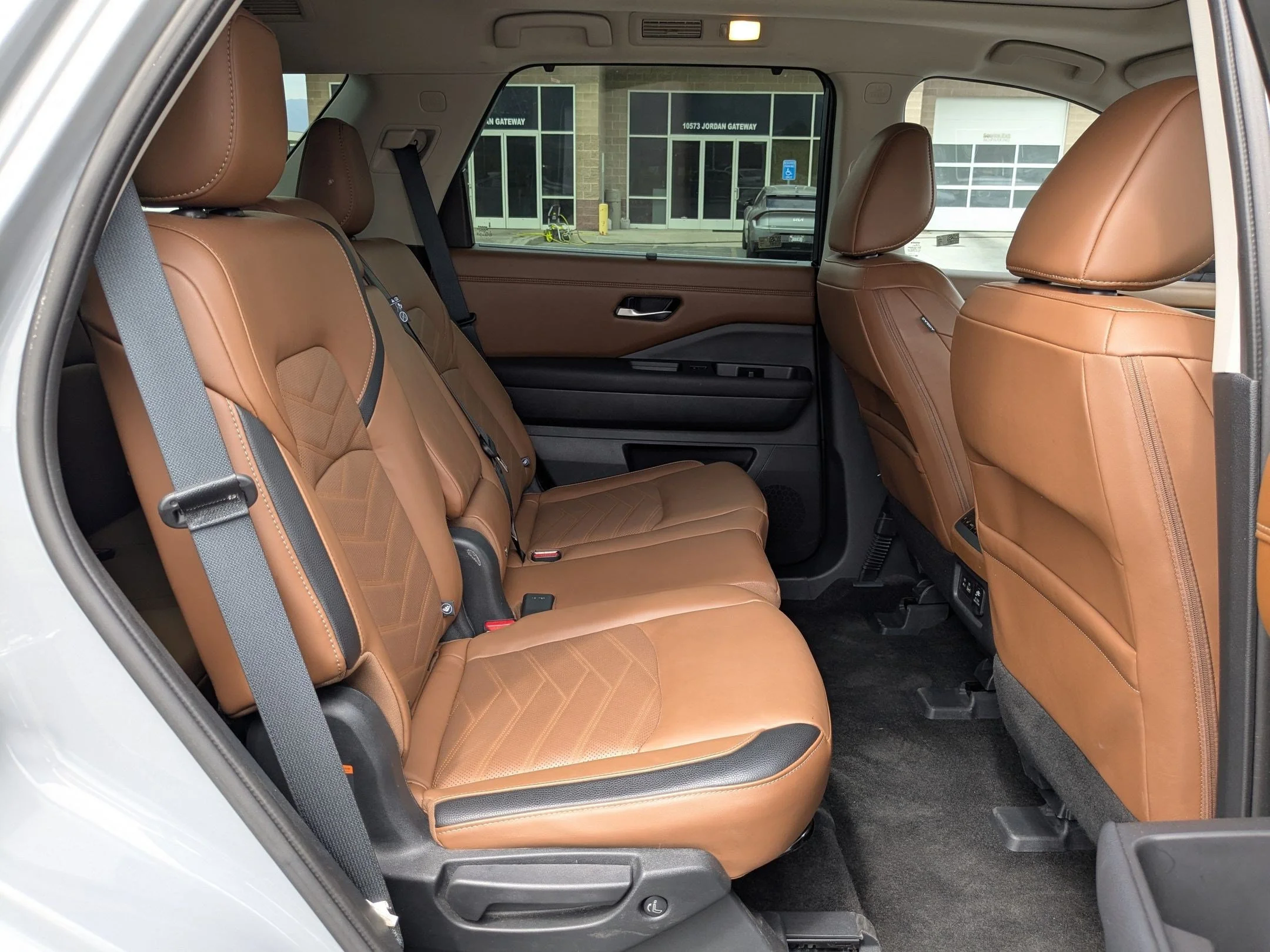 Used 2024 Boulder Gray Pearl Nissan Platinum image 28