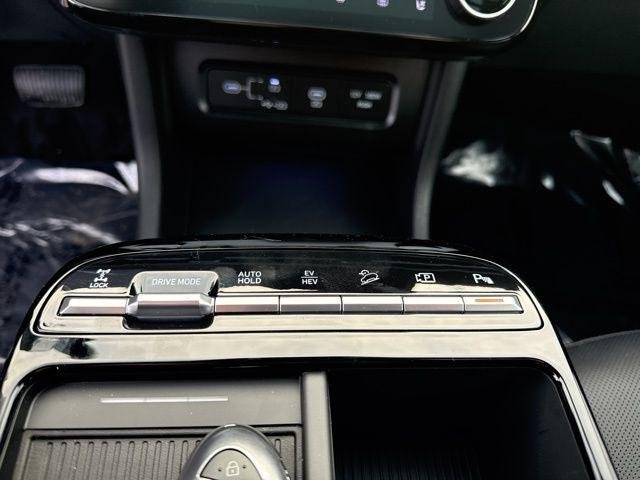 New 2026 Creamy White Pearl Hyundai Limited image 31