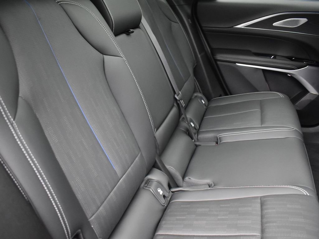 2024 CADILLAC LYRIQ - Image 30