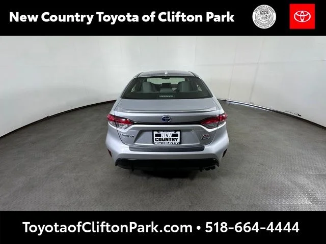 Used 2025 Silver Toyota SE image 4