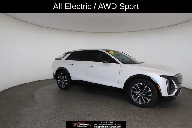 Used 2024 White Cadillac Sport image 26