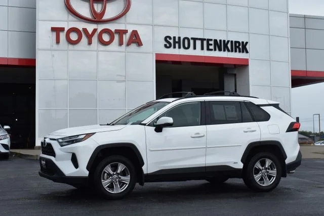 Used 2024 White Toyota XLE image 1