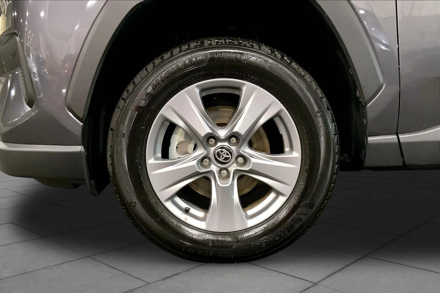 Used 2025 Magnetic Gray Metallic Toyota Hybrid XLE image 11