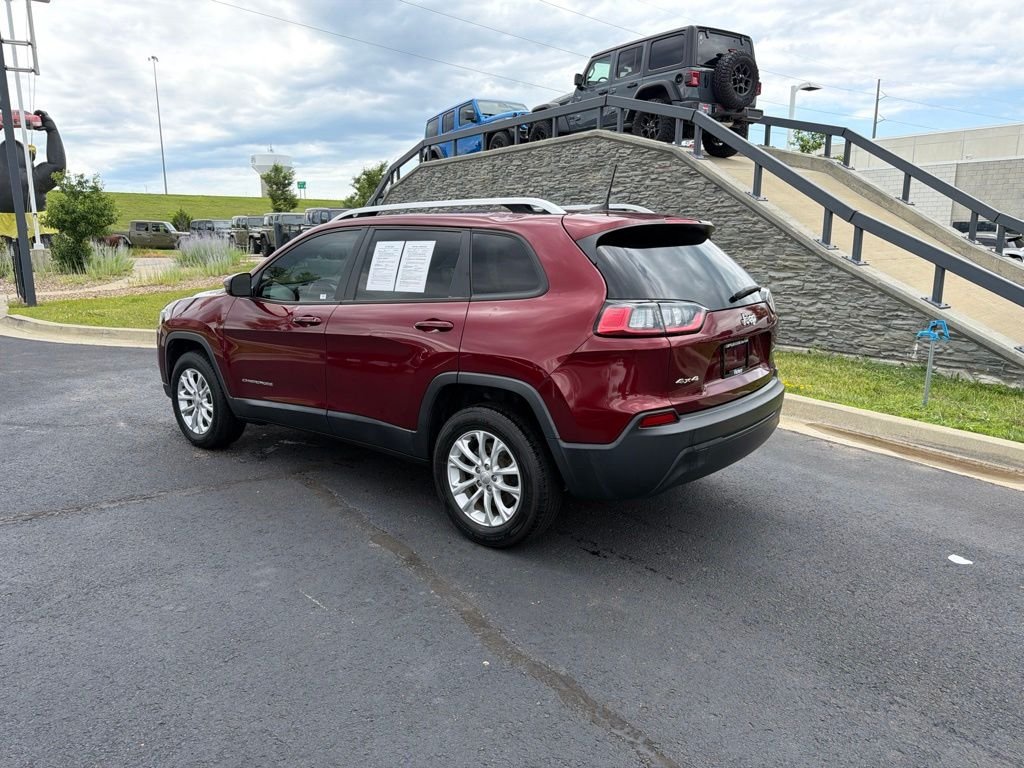 Used 2020 Red Jeep Latitude image 5