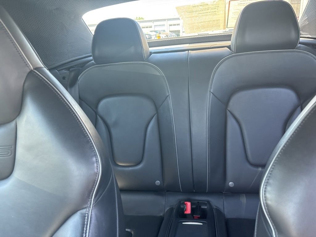 Used 2015 Ibis White Audi 4.2 image 25