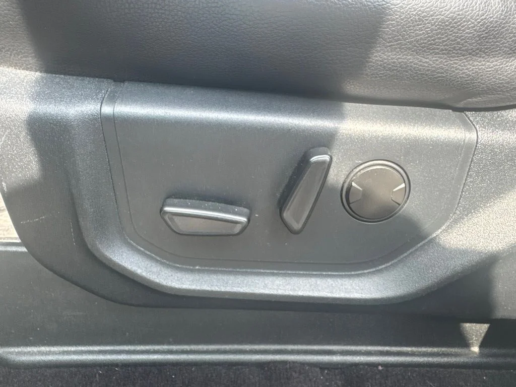 Used 2021 White Ford XLT image 9
