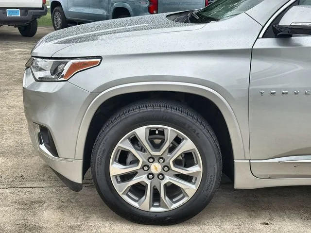 Used 2020 SILVER ICE METALLIC Chevrolet Premier image 32