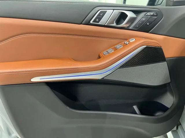 Used 2025 Gray BMW M60i image 10