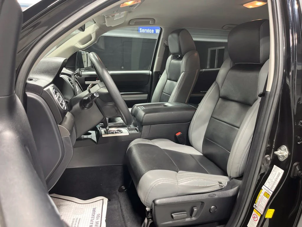 Used 2019 Midnight Black Metallic Toyota SR5 image 12