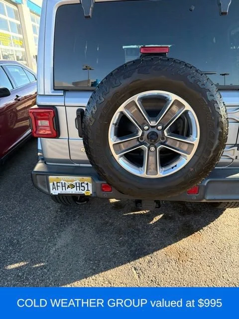 Used 2018 Silver Jeep Sahara 4x4 image 10