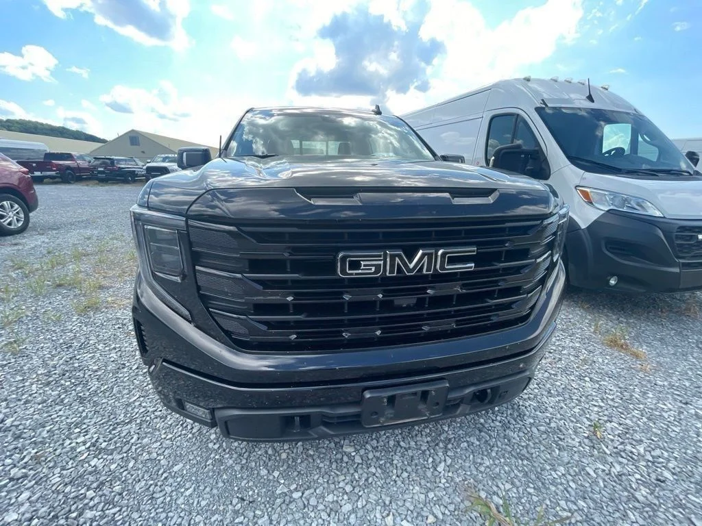 Used 2022 Black GMC Elevation image 5