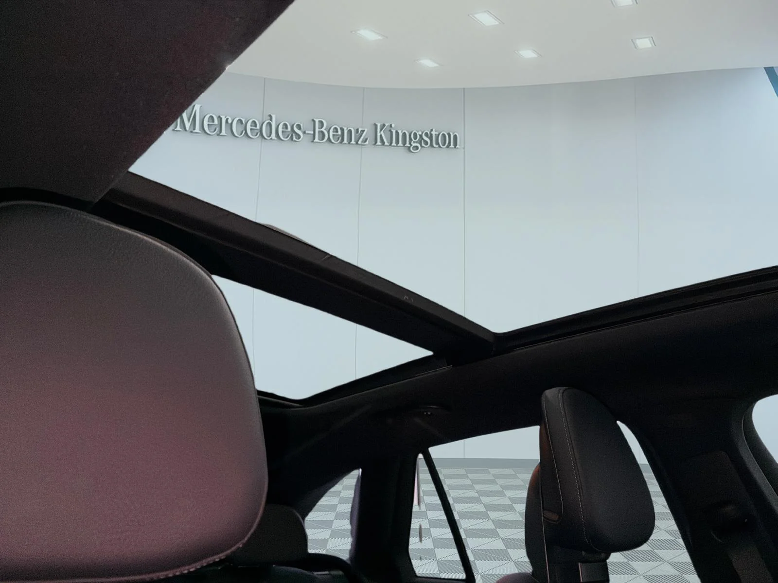 New 2026 White Mercedes-Benz 300 4matic Suv image 34