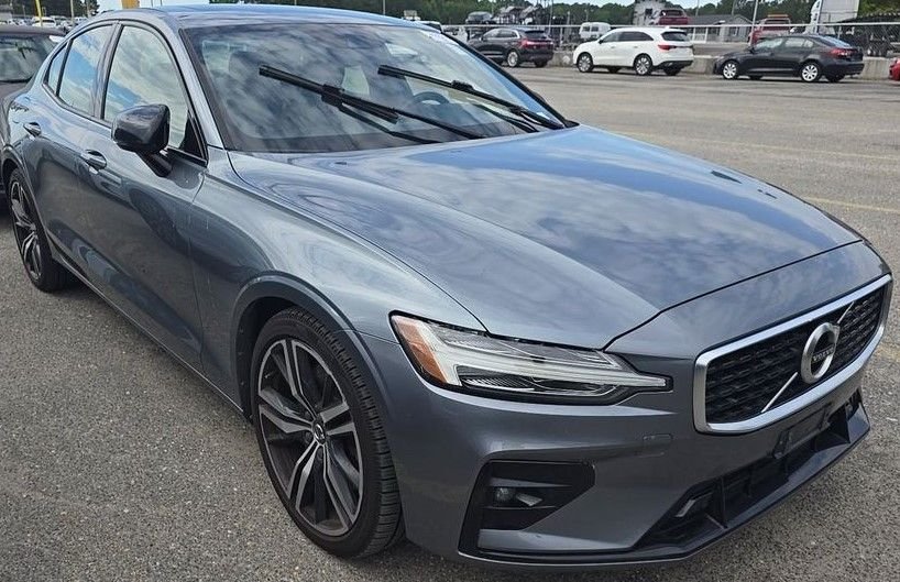 2019 Volvo S60 T6 R-Design AWD's photo