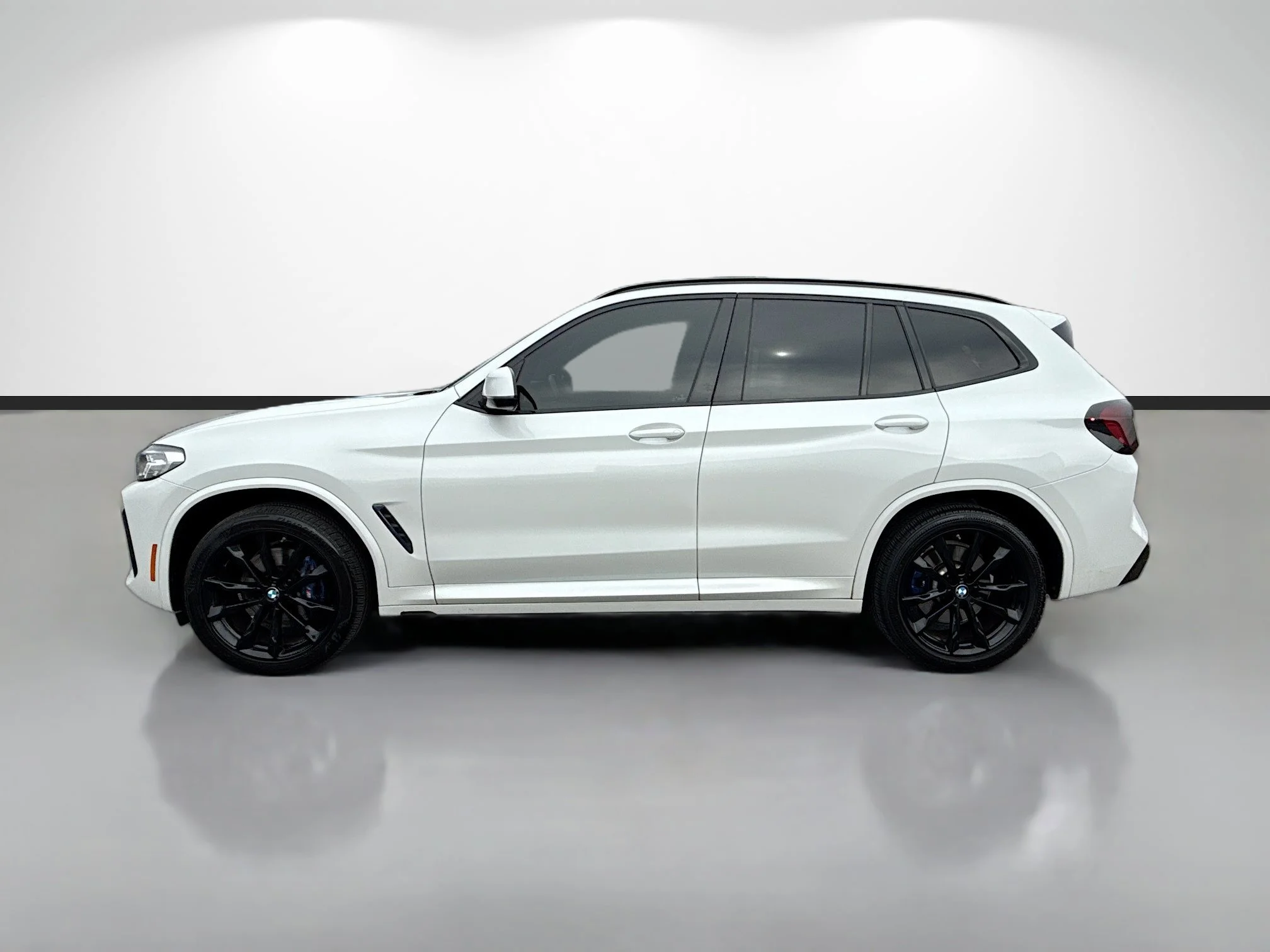 Used 2022 Mineral White Metallic BMW xDrive30i image 6