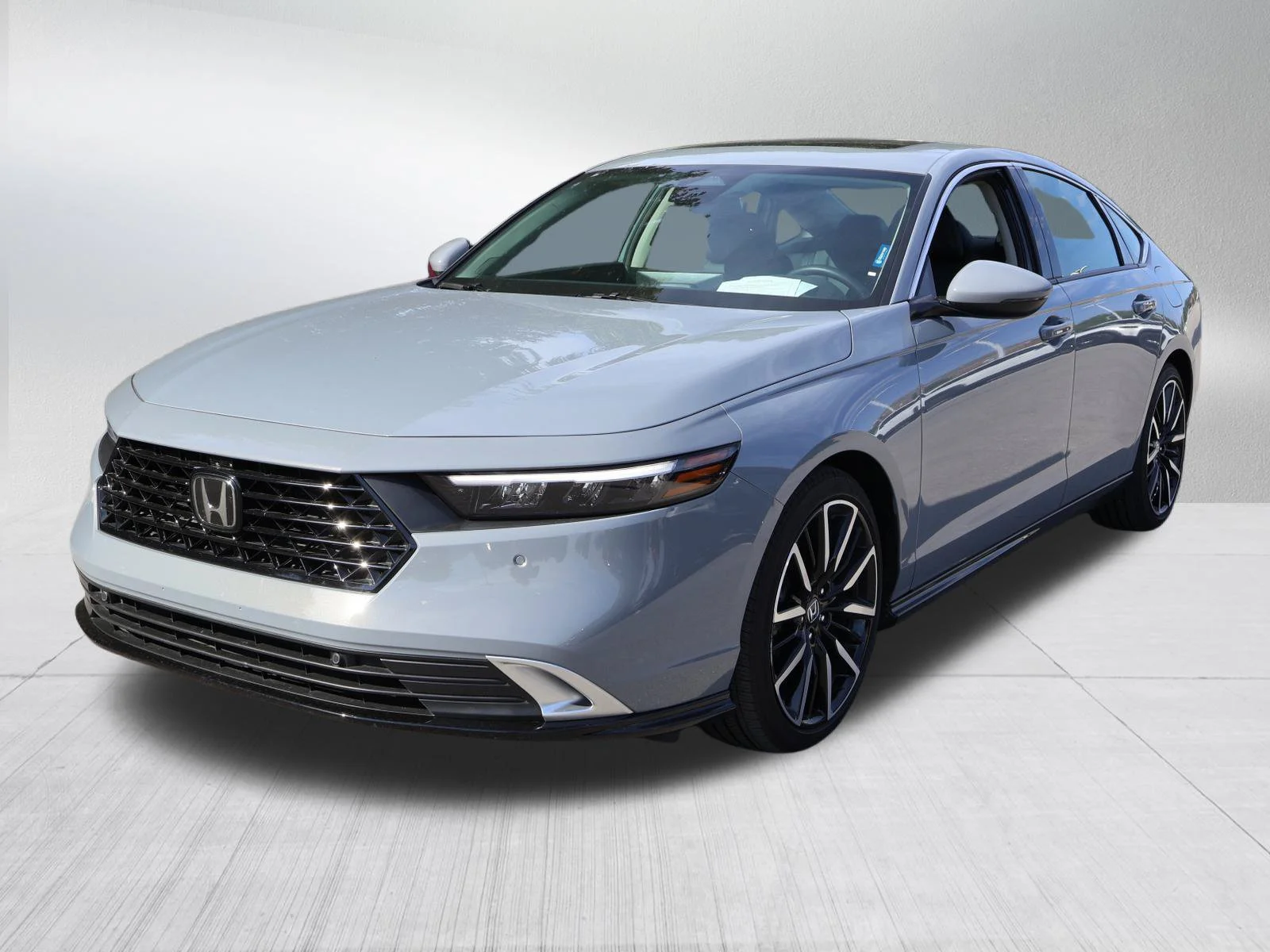Used 2026 Urban Gray Pearl Honda Touring image 4