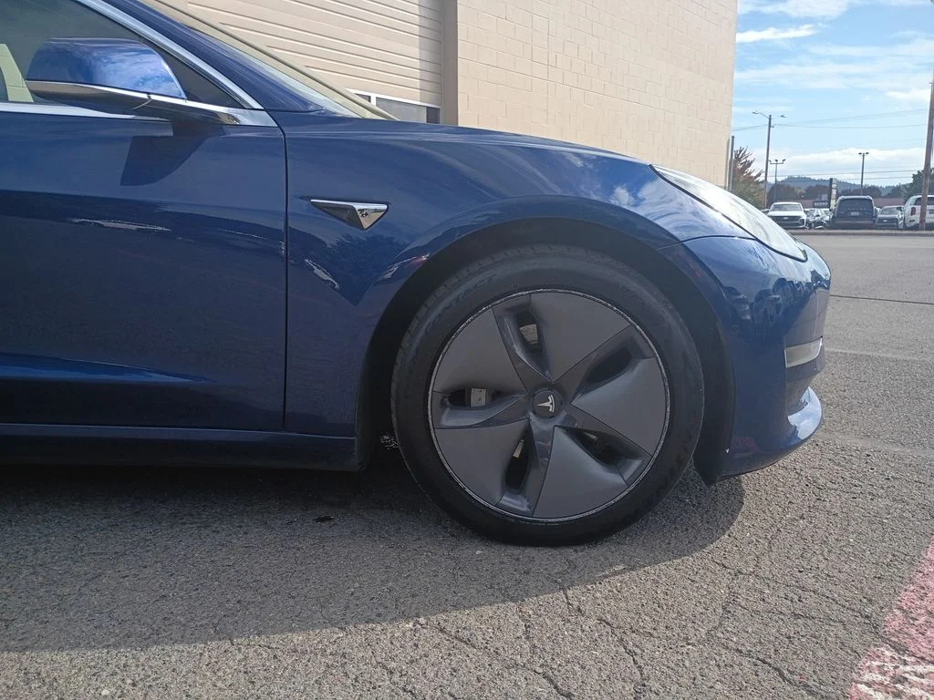 Used 2019 Blue Tesla Long Range image 2
