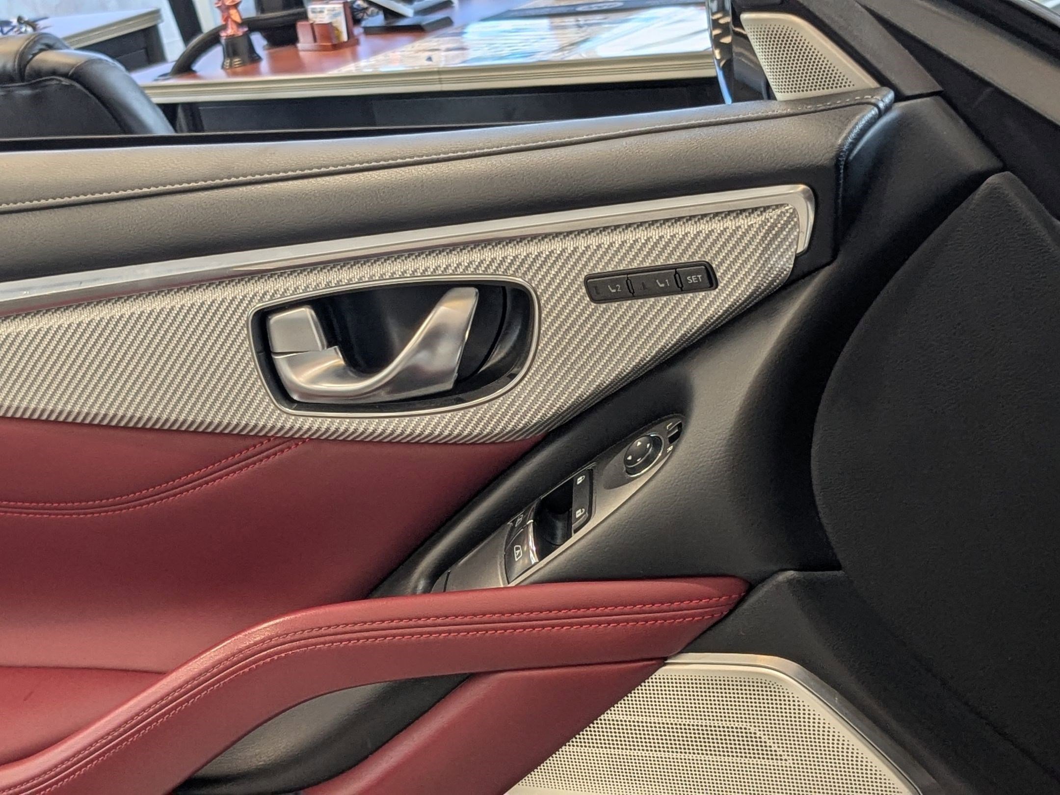 Used 2018 Liquid Platinum INFINITI RED SPORT 400 image 12