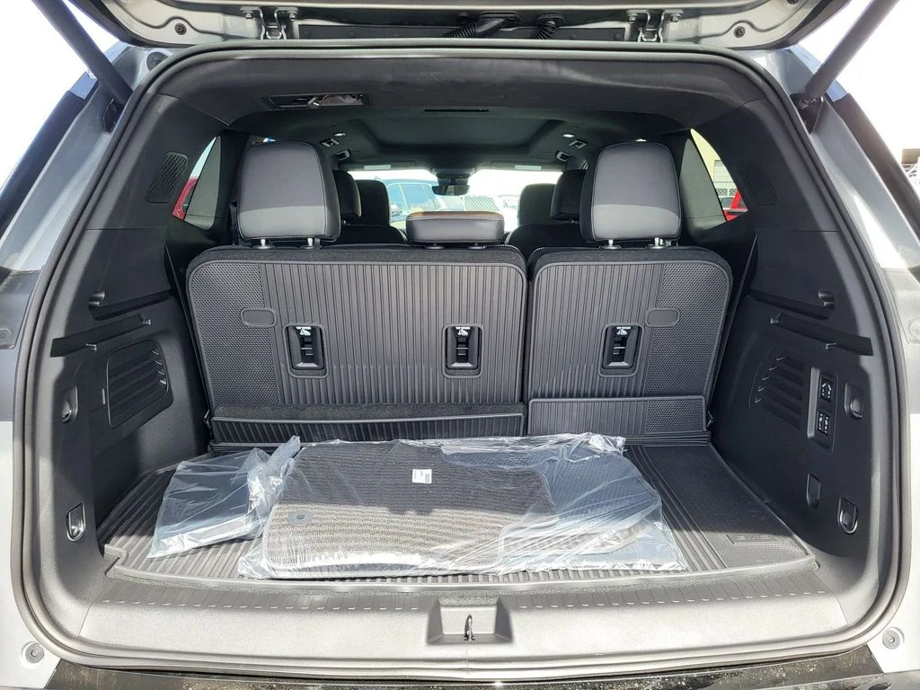 2026 GMC Acadia Denali Ultimate - Photo 25