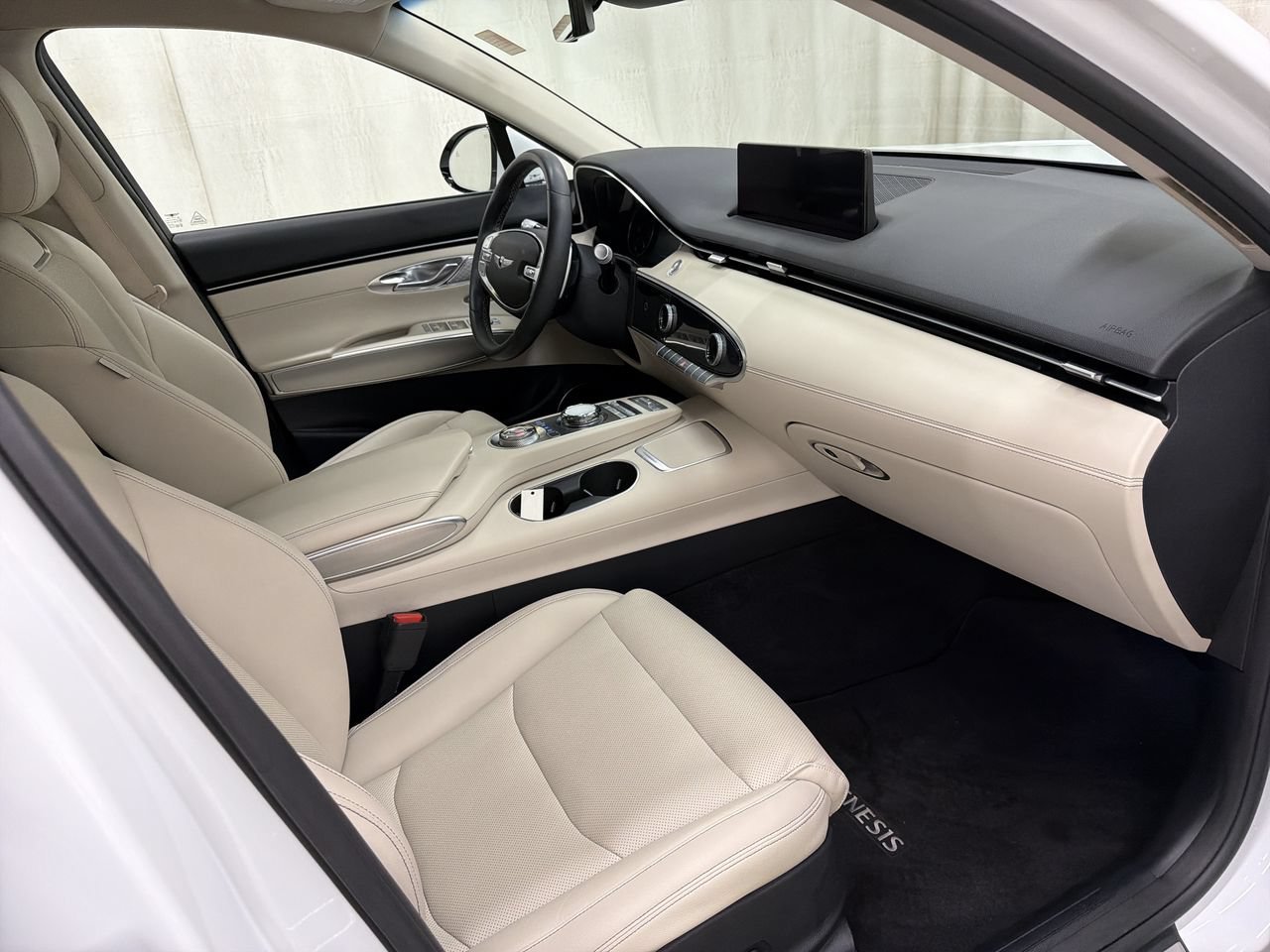 2024 GENESIS GV70 Standard - Photo 15