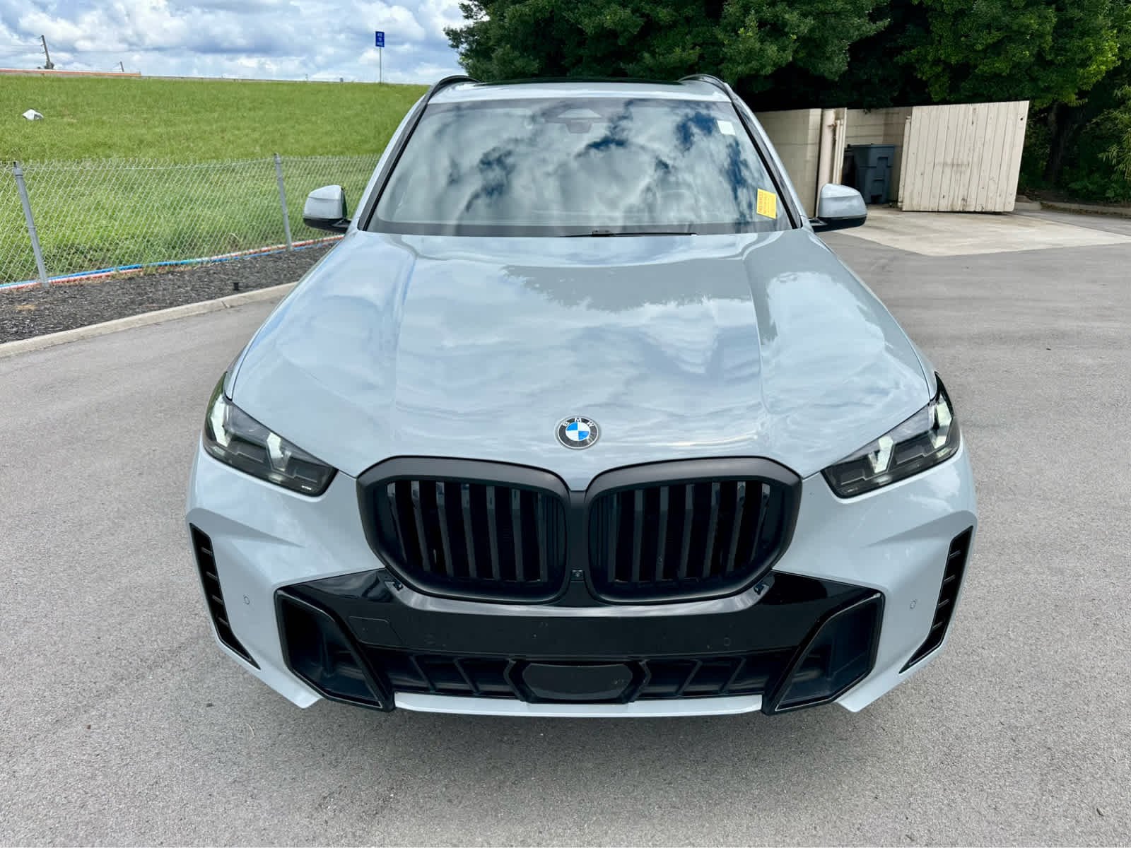 Used 2024 Brooklyn Grey Metallic BMW xDrive40i image 2